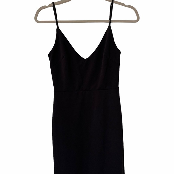 THRU Lulu’s Black Evening Gown - Picture 5 of 7